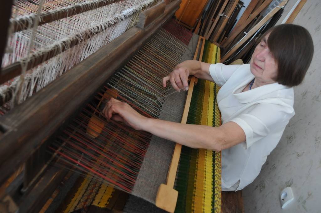 Maija pašās beigās Virgas audēju pulciņš rīko sezonas noslēguma izstādi. Līdz ar lauka darbu sākšanos, stellēm parasti met mieru.

Lielākā daļa darbu jau izņemta no stellēm un apstrādājami, bet šis tas stellēs vēl atrodams. Svetlana Gauša...
Autors: ReKurZeme, portāls
