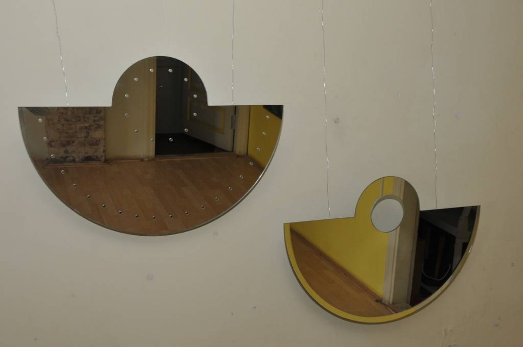 Aizputē galerijā “Mētras māja” skatāma izstāde “Pilieni”. Tajā galveno vietu ieņem stikla māksla, ko papildina grafikas, gleznas un zīmējumi. Izstādē piedalās Margarita Budze, Aija Didrihsone, Mētra Drulle, Elīna Elere, Bārbala Gulbe,...
Autors: Iluta Dreimane