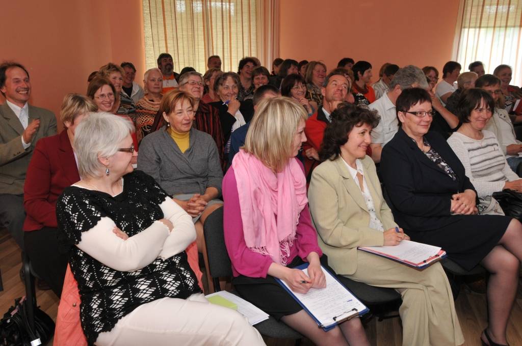 Kurzemes veterinārārstiem 5. jūnijā Aizputes pagasta saieta namā notika seminārs, kura laikā tika sniegta informācija par infekcijas slimībām, pārrunāta situācija valstī, informē Pārtikas un veterinārā dienesta Dienvidkurzemes pārvaldes...
Autors: ReKurZeme, portāls