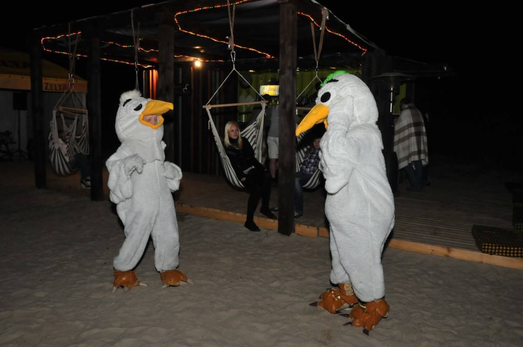 1. jūnijā Liepājā, Kūrmājas prospekta galā, tika atvērts jauns pludmales bārs 