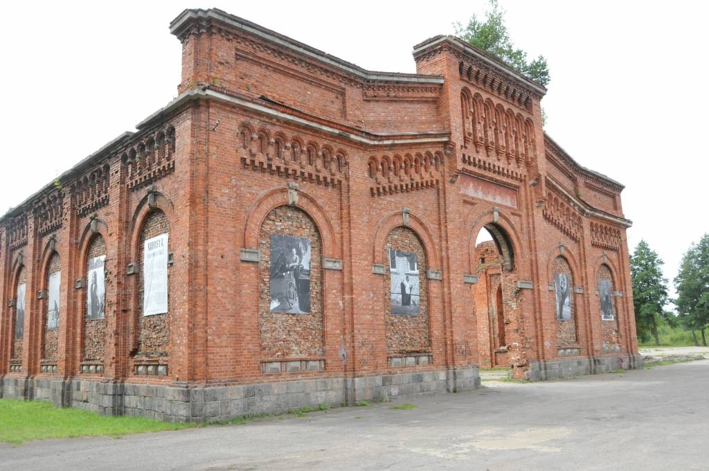 Karostas manēžā (Zemgales ielā) skatāma izstāde KAROSTA - FOTO OSTA 2012.

Laikā no 13. līdz 17. jūnijam Karostā notika radošā nometne fotogrāfiem 