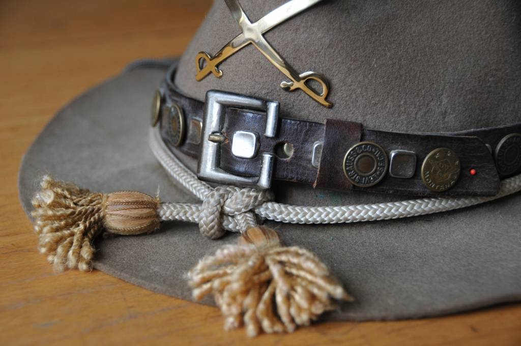 Elvi Manfeldu daudzi pazīst kā pieredzējušu būvelektriķi, automehāniķi, mednieku, aizrautīgu muzikantu un baikeri. Līdzcilvēki zina arī, ka viņš gadus 30 nopietni interesējas par vēsturi, krāj un restaurē senas lietas. Tās un unikālo...
Autors: ReKurZeme, portāls