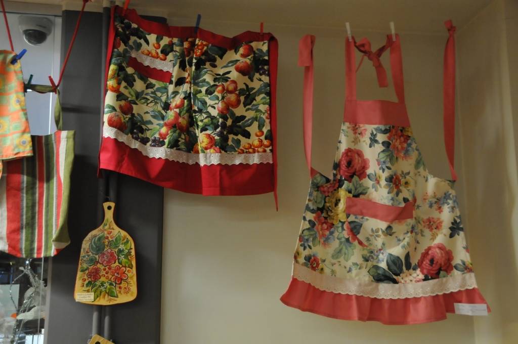 Liepājas Olimpiskā centra foajē no skatāma Liepājas Bērnu un jaunatnes centra izstāde 