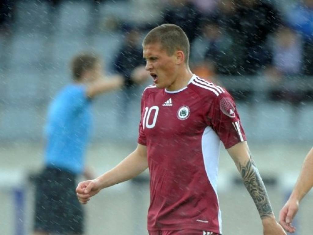 Autors: Romāns Kokšarovs, F64