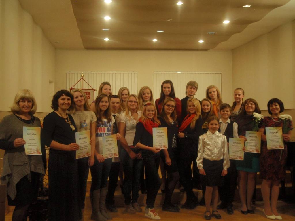 20. novembrī Aizputes Mūzikas skolas koncertzālē uz kopēju mūzikas teorētisko priekšmetu pasākumu - viktorīnu 