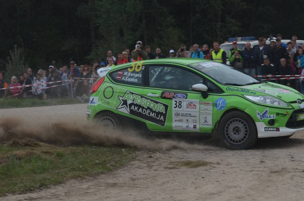 Mārča Ķenava ekipāža rallijā 