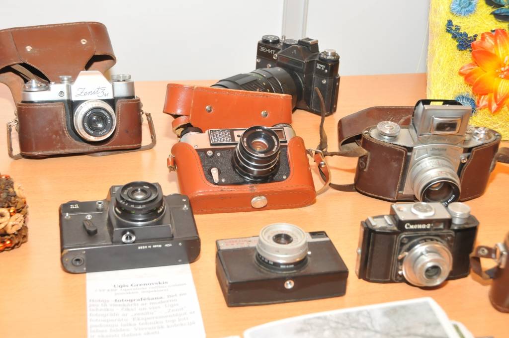 Policijas dienai par godu Valsts policijas Kurzemes reģiona pārvaldē, Liepājā, Bāriņu ielā 3, ir iekārtota izstāde, kurā aplūkojams viss saistībā ar darbinieku vaļaspriekiem - sākot ar rokdarbiem, līdz pat medību trofejām. Izstādes...
Autors: ReKurZeme, portāls