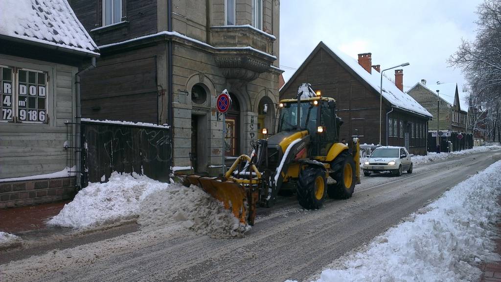 Sniega tīrīšanas tehnika Bāriņu ielā.
Autors: Aigars Štāls