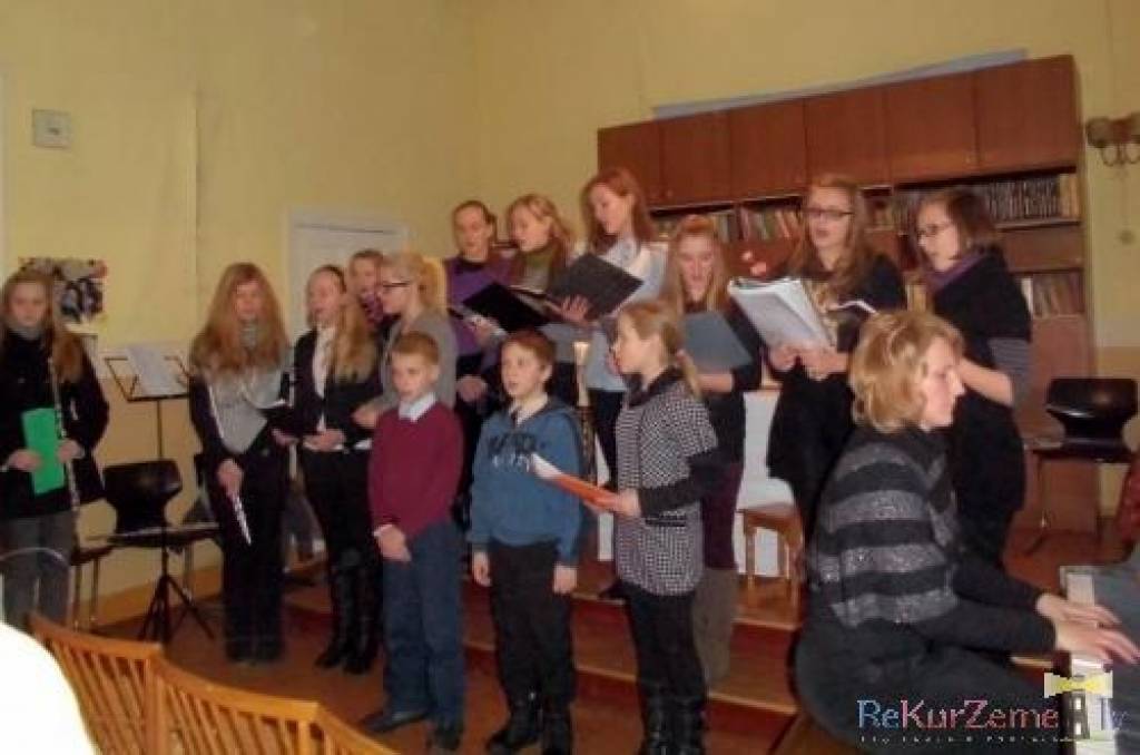 Liepājas evanģēliski luteriskajā Krusta baznīcā svētdien, 20. janvārī, pirms Dievkalpojuma izskanēja jauks koncerts, kuru bija sagatavojuši Nīcas mūzikas skolas audzēkņi. Lielisks skolotāju un audzēkņu veikums! Gandarījums par skolas...
Autors: ReKurZeme, portāls