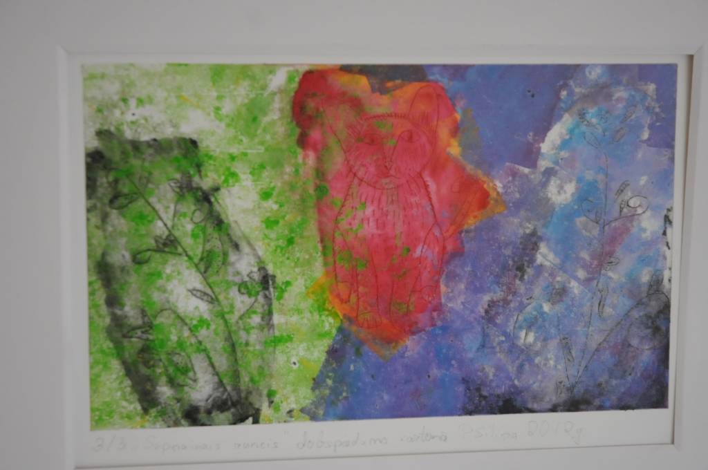 Pēc mākslinieces Guntas Krastiņas ieteikuma bibliotēkā apskatāmi Rīgas grafikas darbnīcā radītie darbi izstādē 