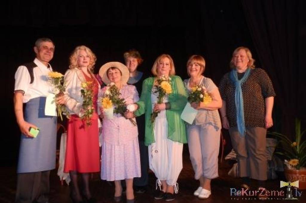 Durbes kultūras namā notikusi teātra 