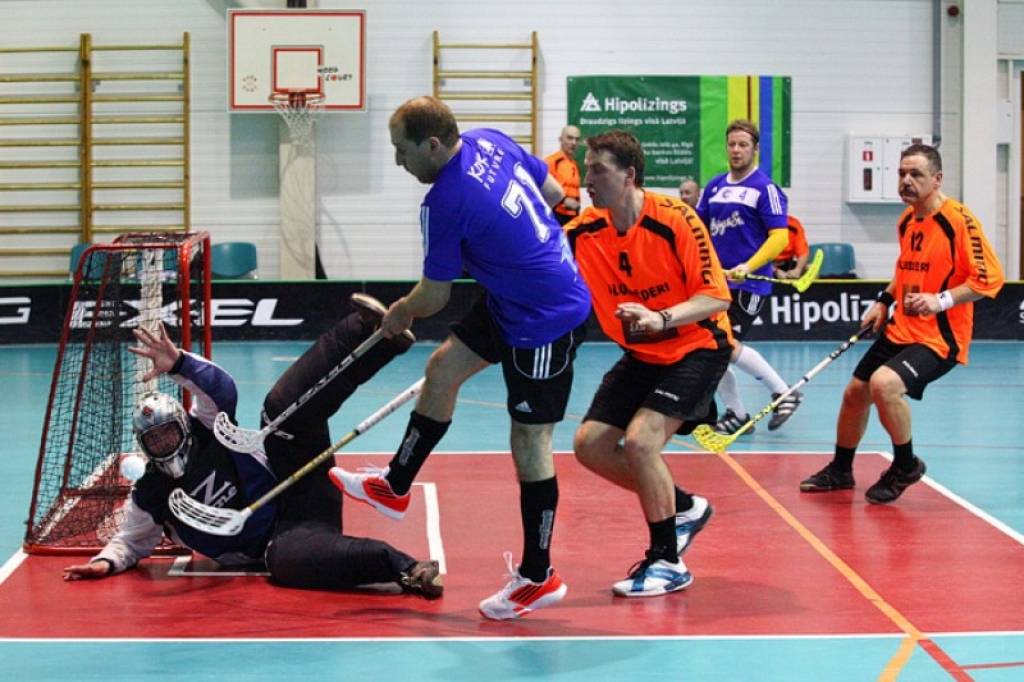 Autors: www.floorball.lv