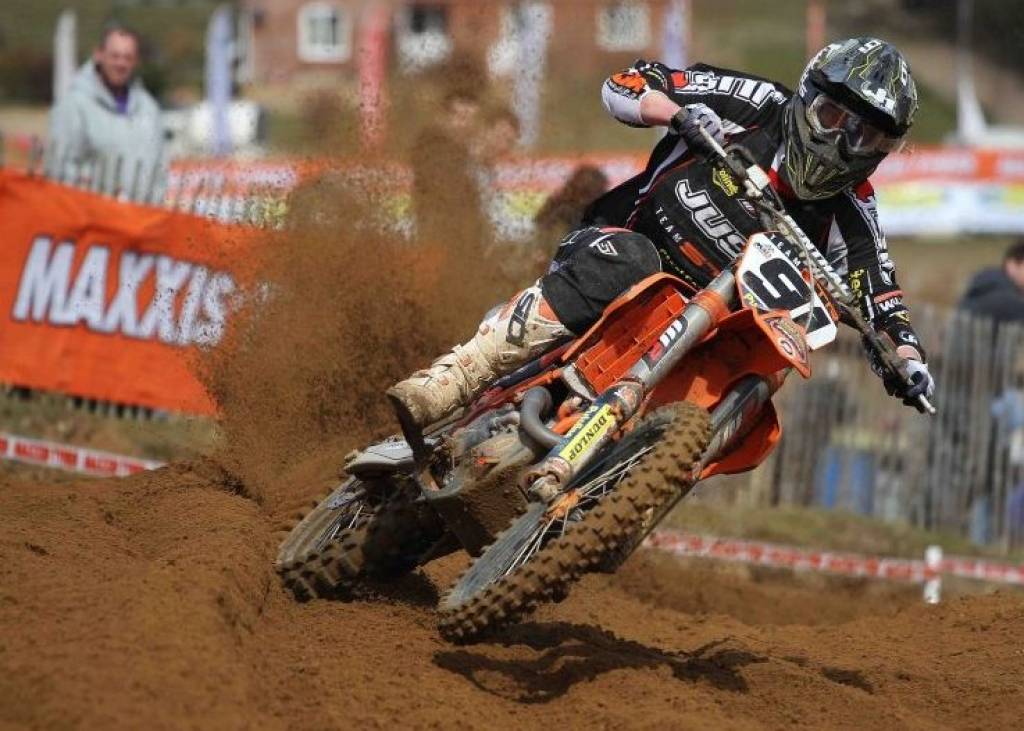 Autors: Ray Archer, www.steveturnerracing.com