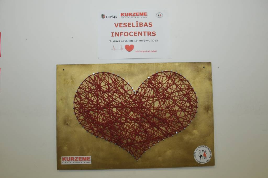 2. maijā Liepājā, tirdzniecības namā 