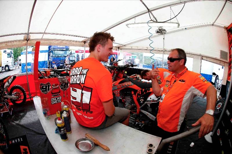 Autors: Ray Archer, www.steveturnerracing.com