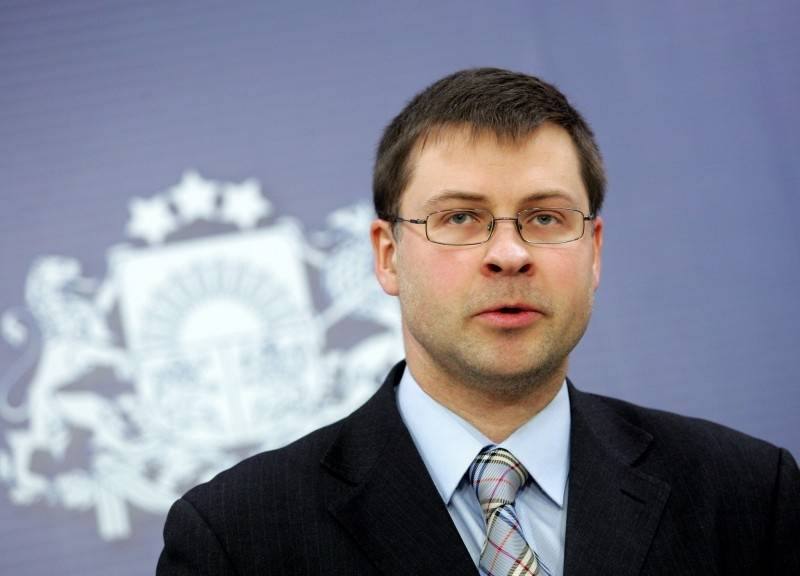 Ministru prezidents Valdis Dombrovskis.