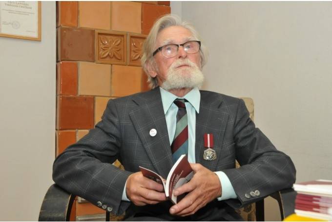 Autors: Dainis Ģelzis