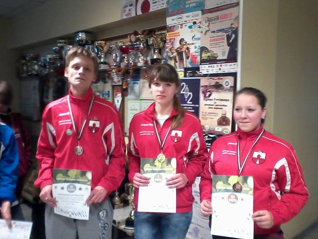 No kreisās Andžejs Gūtmanis, Helēna Rozenberga, Elva Cinovska.
Autors: No Jāņa Oskara Šalma arhīva