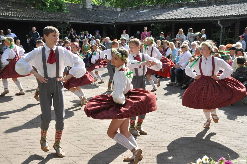 Aluksniesiem.lv raksta attēla aizvietotājs