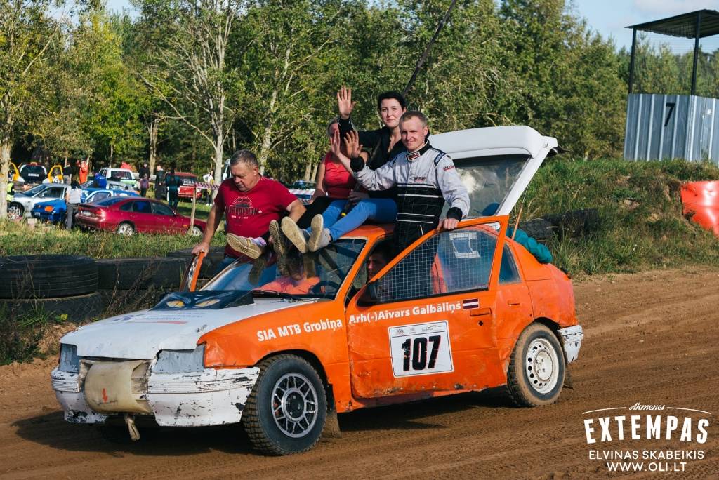 Grobiņas autokrosists Aivars Galbāliņš šosezon ar panākumiem startēja dažāda mēroga sacensībās, bet nākamgad plāno iekarot jaunus autosporta apvāršņus.
Autors: No Aivara Galbāliņa arhīva