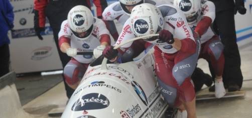 Autors: Charlie Booker