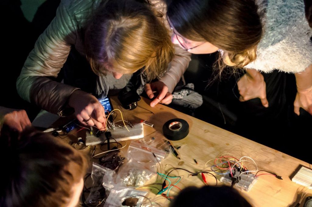 Autors: publicitātes