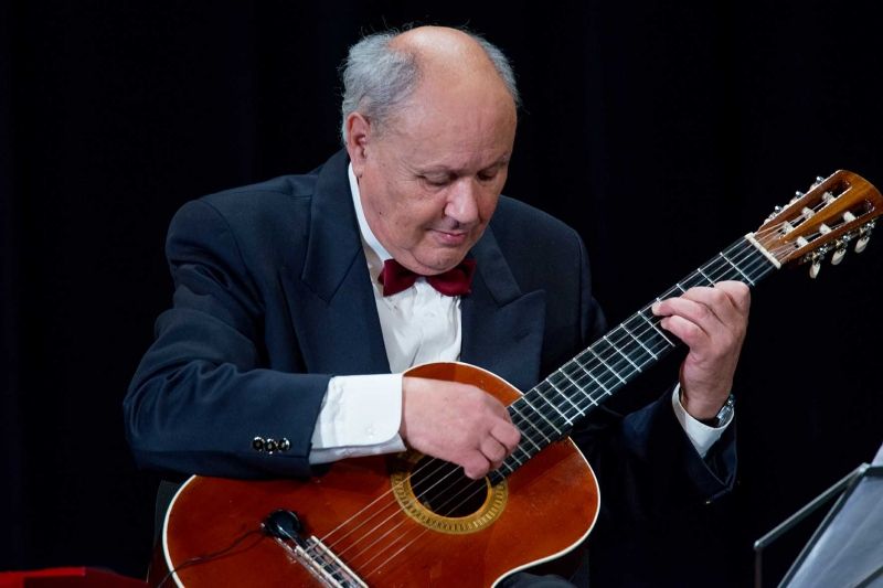 Autors: publicitātes