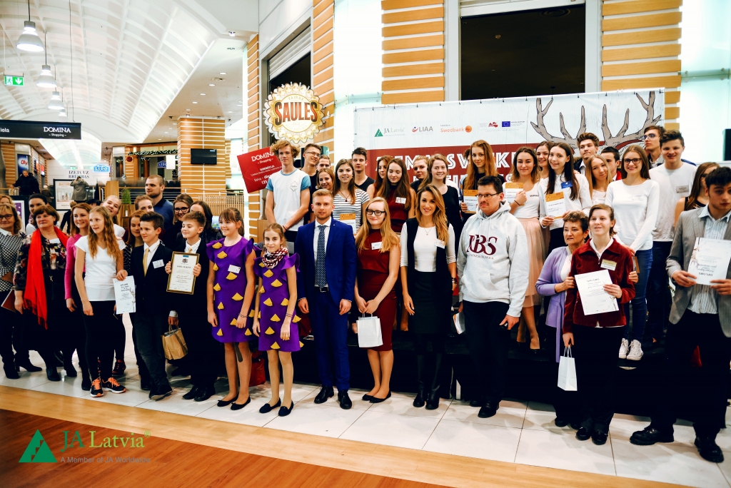 Autors: publicitātes