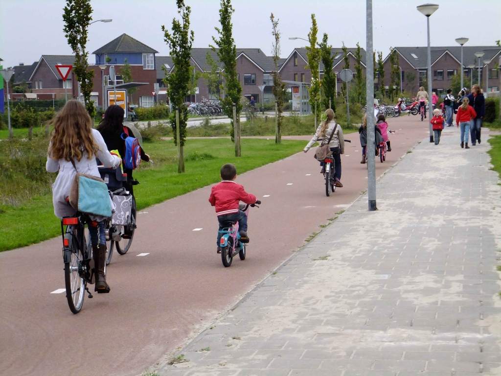 Autors: publicitātes