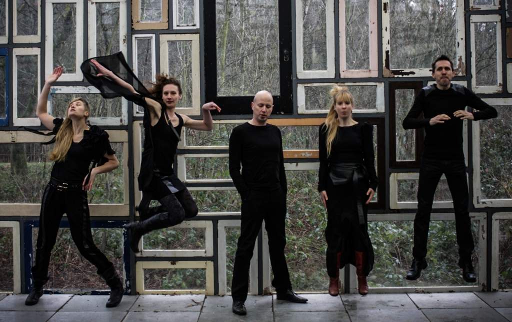 Autors: publicitātes