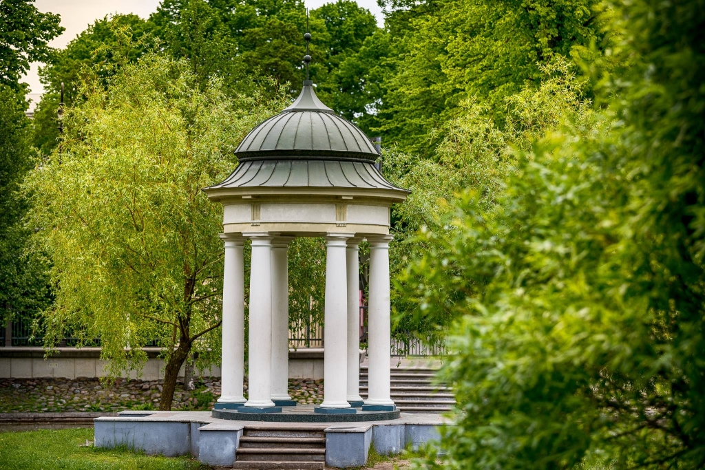 Autors: publicitātes