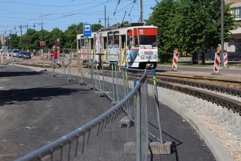 Autors: publicitātes