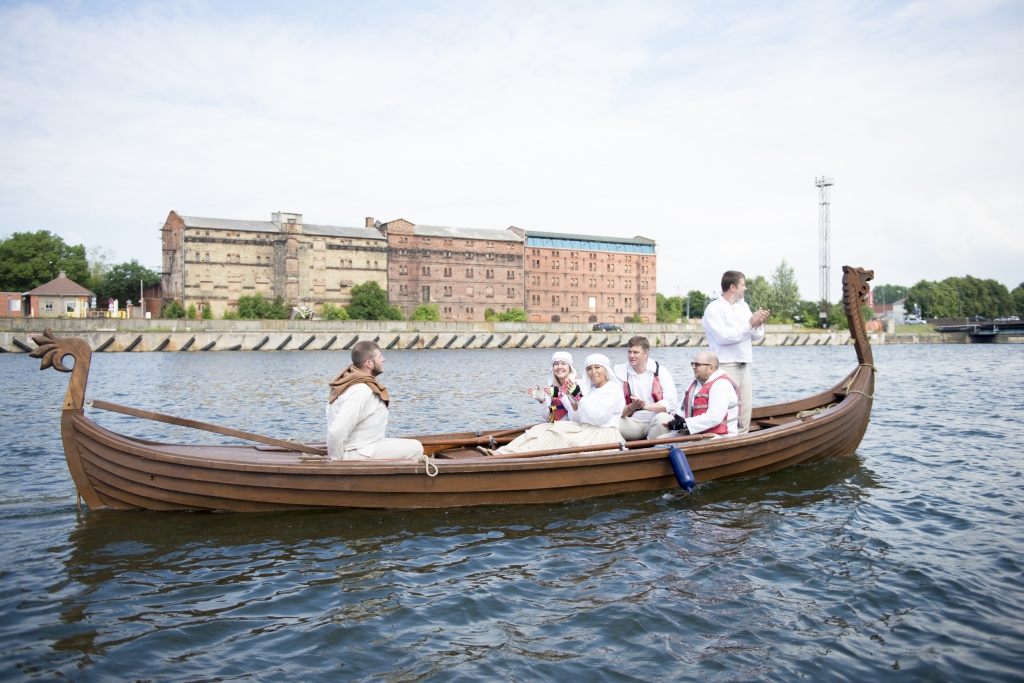 Jūras svētku laikā norisināsies kuršu vikingu liellaivu sacensības.
Autors: publicitātes
