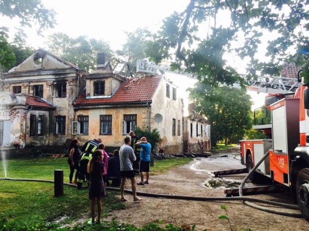 Autors: No facebook.com