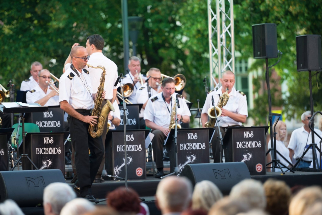 Autors: publicitātes