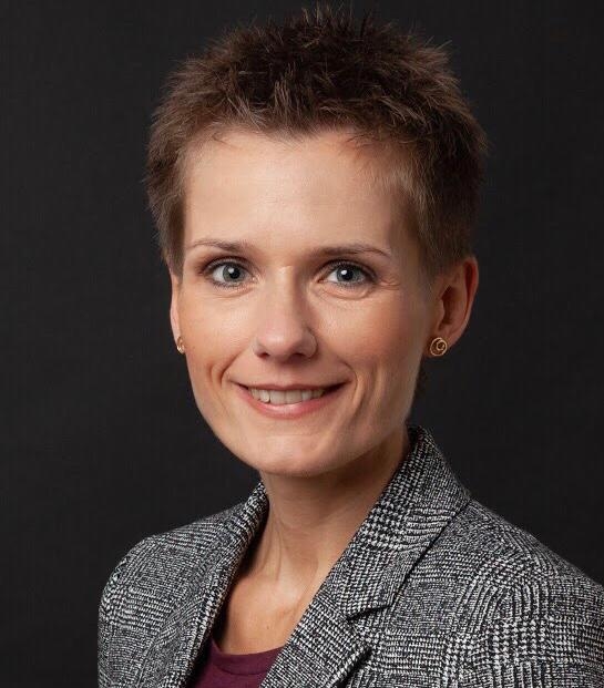 Zanda Martens, Vācijas metalurģijas nozares arodbiedrības IG Metall politiskā sekretāre-juriste
Tiesību zinātņu maģistra grāds Latvijas Universitātē, LL.M. Rūres universitātē Bohumā (Ruhr-Universität Bochum), tiesību zinātņu doktorante

Autors: Publicitātes foto