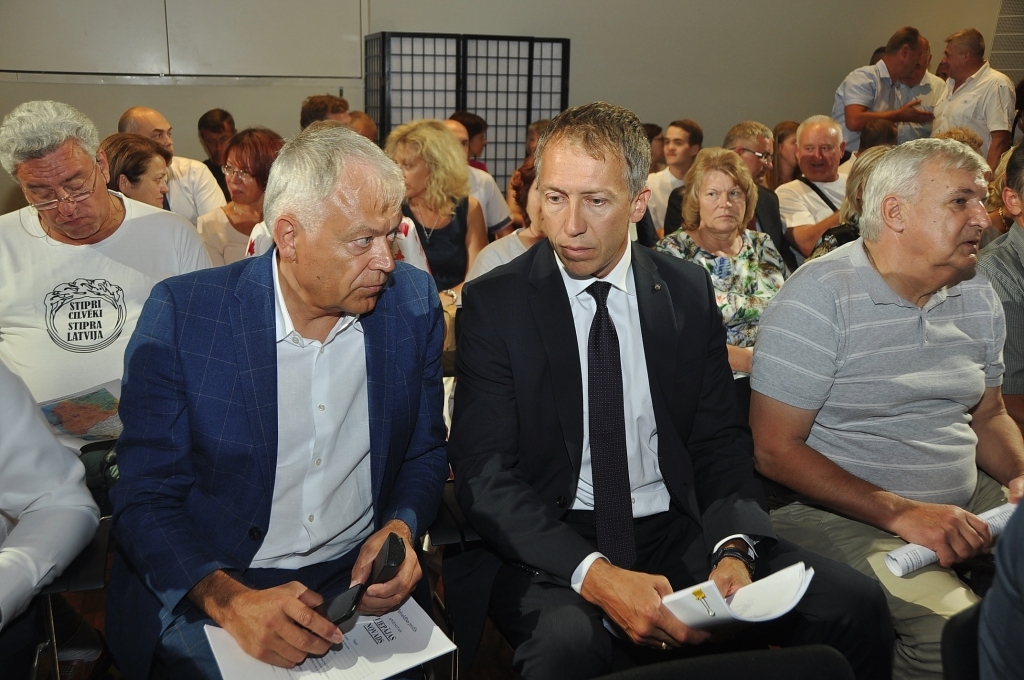 Autors: Dainis Ģelzis