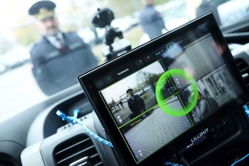 Policija prezentē netrafareto auto ar 360 grādu kameru.
Autors: Karīna Miezāja 