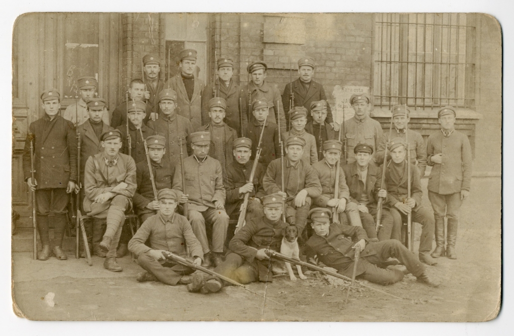 Latvijas armijas karavīri pēc kaujām pie Liepājas, 1919. gada novembris.
Autors: Publicitātes foto