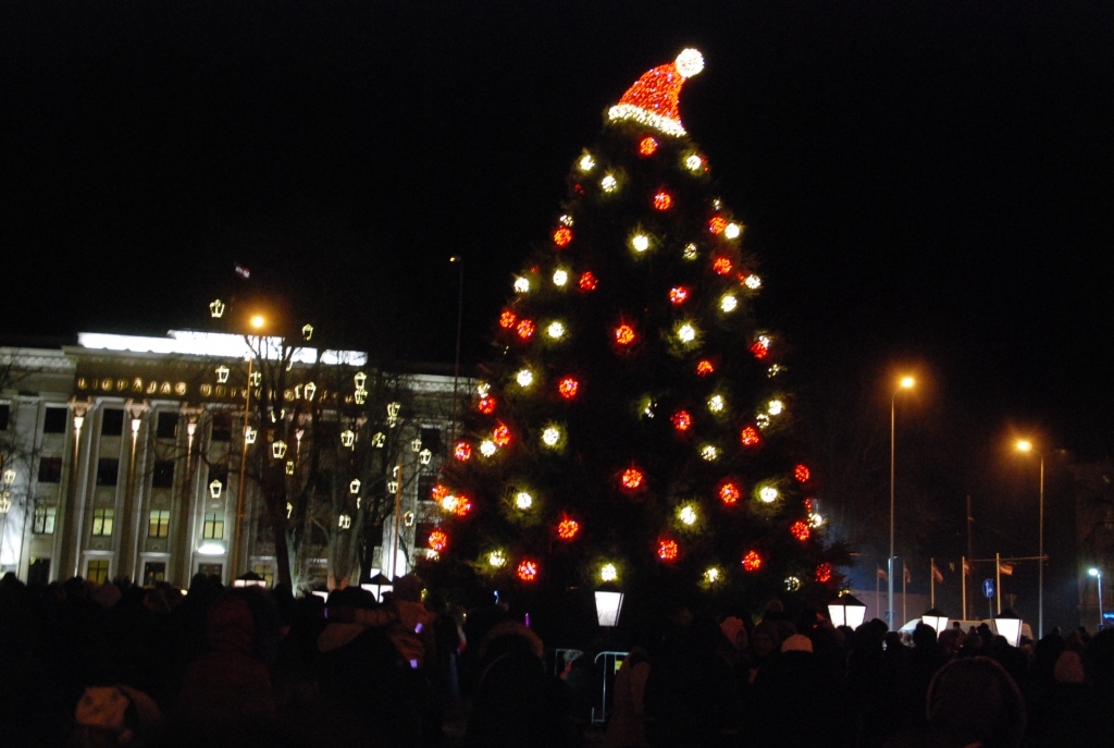 Svētdien, 1. decembrī, pulksten 17 Rožu laukumā pilsētas egles iedegšana. 
Autors: Uldis Dobelis