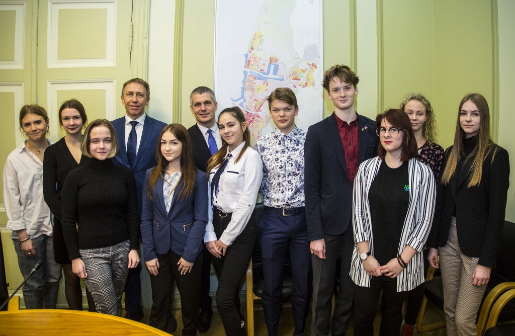 Aluksniesiem.lv raksta attēla aizvietotājs