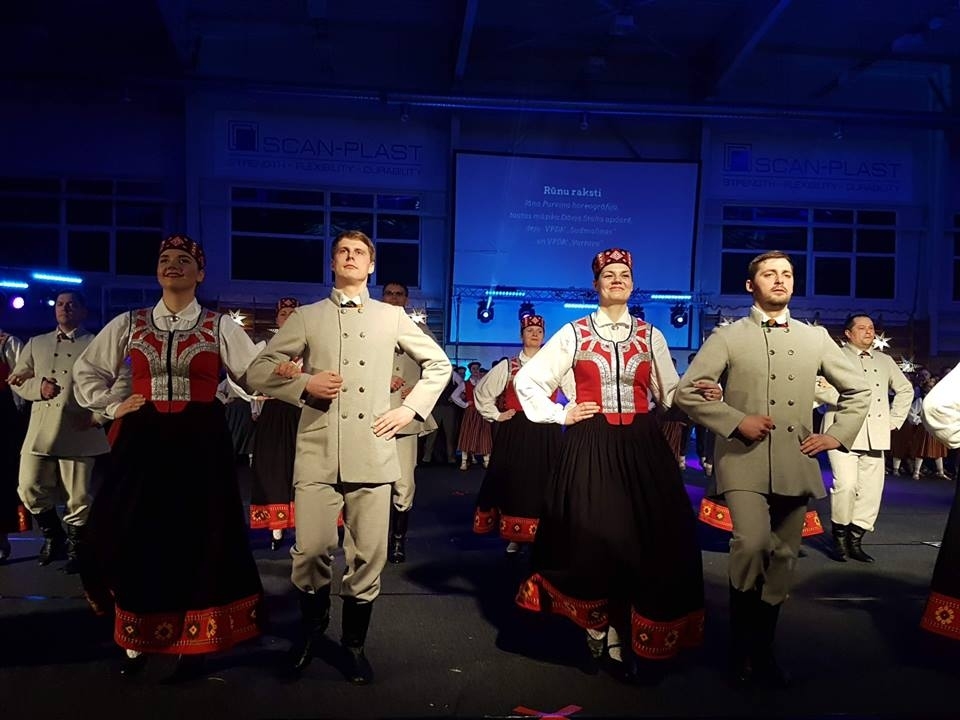 Piektdien, 21. februārī, pulksten 19 Grobiņas Sporta centrā Grobiņas dzimšanas dienas tautisko deju lielkoncerts “Zvaigznes atspīd Ālandē”. Piedalīsies Liepājas apriņķa deju kolektīvi. Ieeja – brīva. 
Autors: Facebook.com/Grobinasnovads