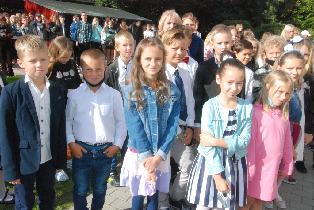 1. septembris Zentas Mauriņas Grobiņas vidusskolā. 
Autors: Uldis Dobelis