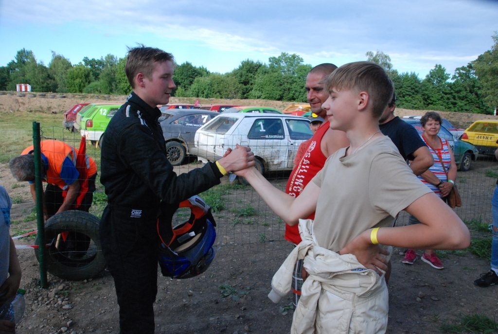 Liepājnieks Toms Freimanis (pa kreisi) un durbenieks Daniels Lankups.
Autors: Uldis Dobelis