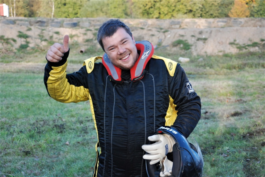 Autosportists Andis Dreimanis šosezon trasē bija redzams sezonas pirmajā un pēdējā posmā. Abas reizes viņš startēja Priekules autotrasē.
Autors: Uldis Dobelis