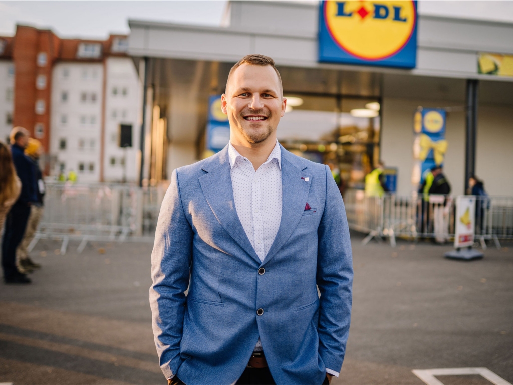 No ārzemēm atgriezies un “Lidl Latvija” komandai pievienojies arī Valmieras veikala reģionālais vadītājs Edijs Vanags.
Autors: Publicitātes foto