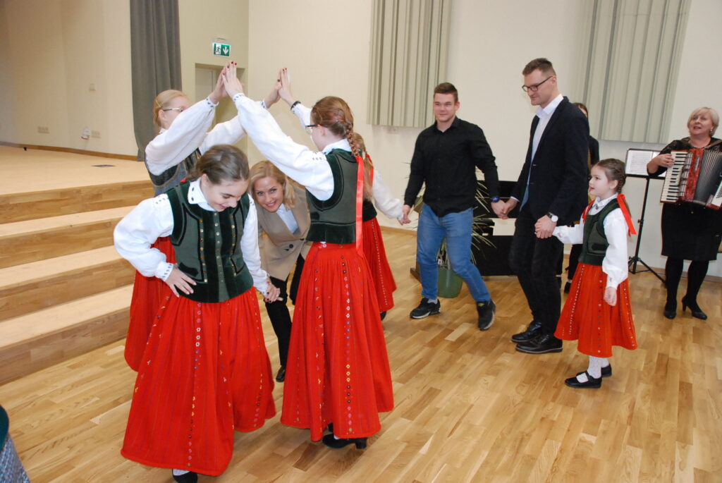 Aluksniesiem.lv raksta attēla aizvietotājs