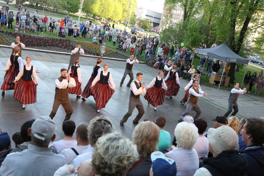 Aluksniesiem.lv raksta attēla aizvietotājs