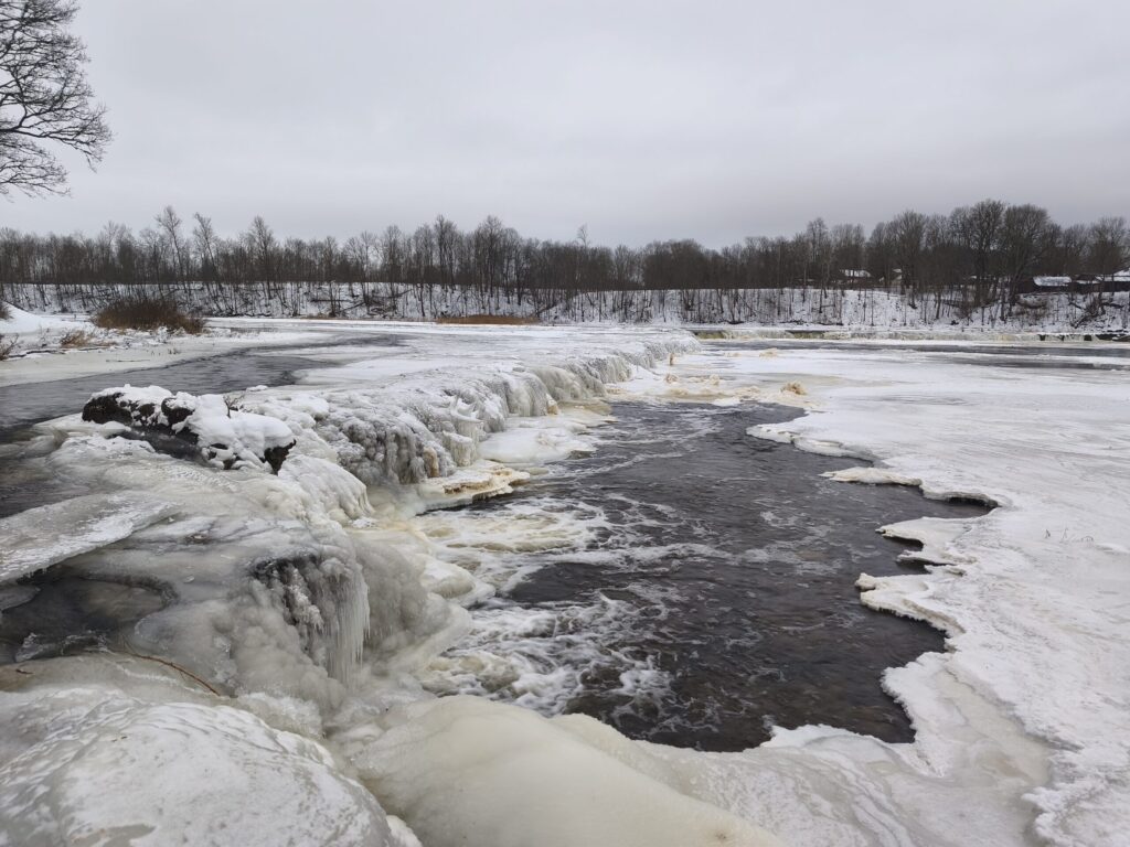 Aluksniesiem.lv raksta attēla aizvietotājs